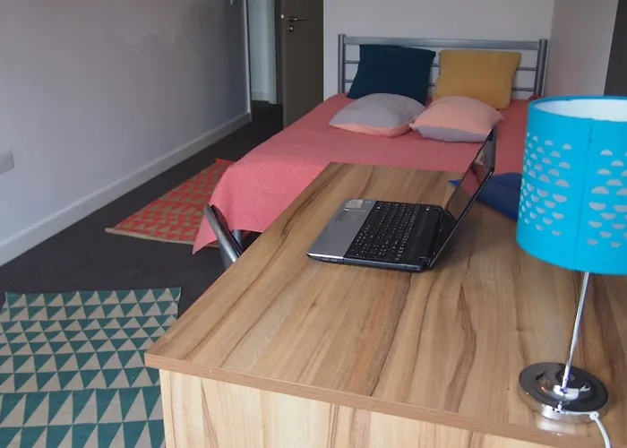 3 BedRoom Ensuite Apartment 100 Apartment Leicester Min 2 weeks