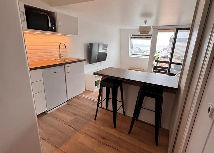 Studio avec balcon vue mer