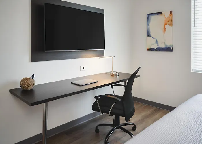 Stayapt Suites Lafayette South