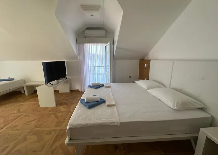 Hotel Rr