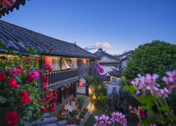 Yiyuan Snow Mountain View Historical Naxi House - Lijiang Old Town Mufu Branch - English Service And Tour Arrangement