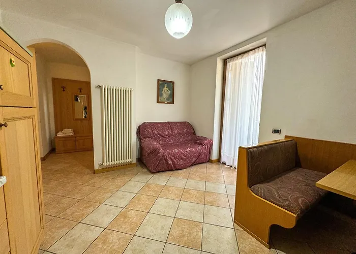 Hc Hotel Garni - Rooms And Apartments