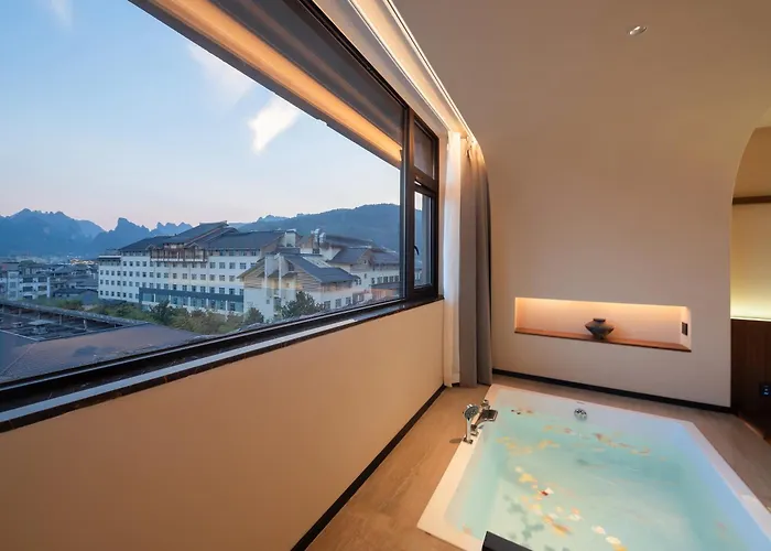Zhangjiajie Yu Realm Hotel - Ancient Charm - Modern Luxury - Your Perfect Journey - A Single Pick-Up Or Drop-Off