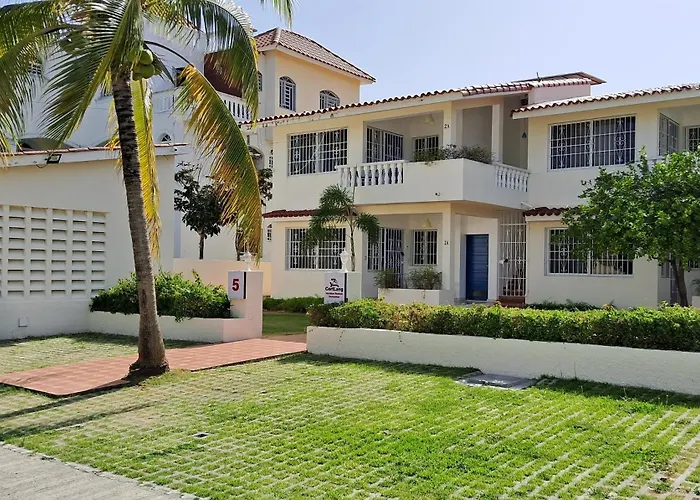 Cortlang Vacation Rentals, Costambar