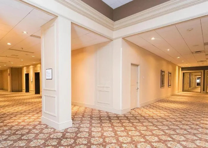 Adam'S Mark Hotel & Conference Center
