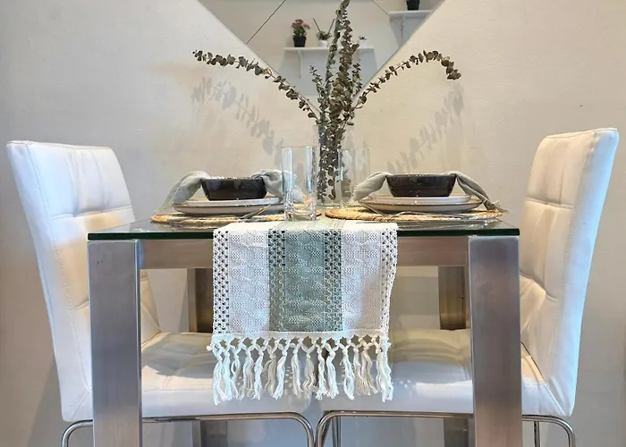 Cozy Green 1 Bedroom Unit With Balcony Azure Bahamas South