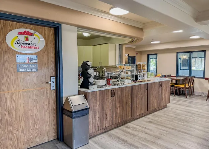 Super 8 By Wyndham High River Ab