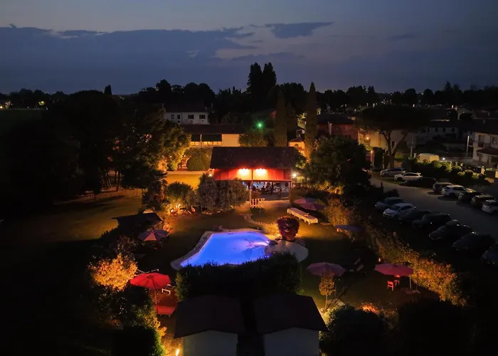 La Vie En Rose Resort