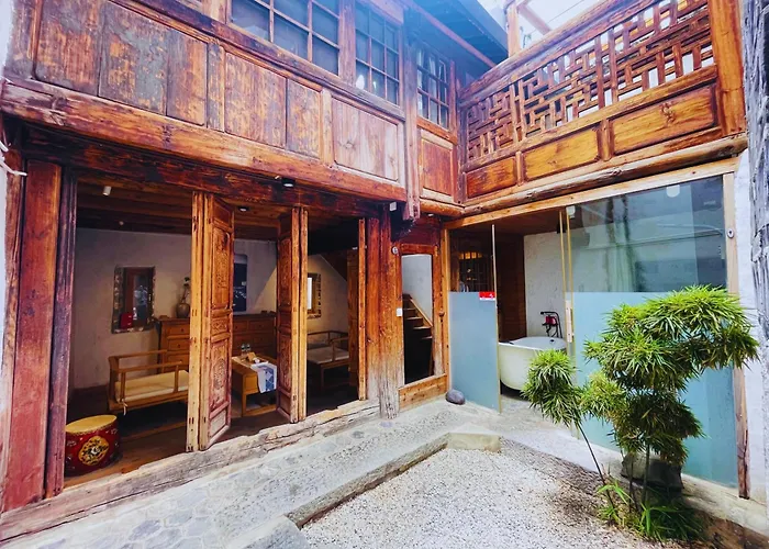 Dali Xizhou Jiakedi 大理喜洲甲科第古宅文化民宿
