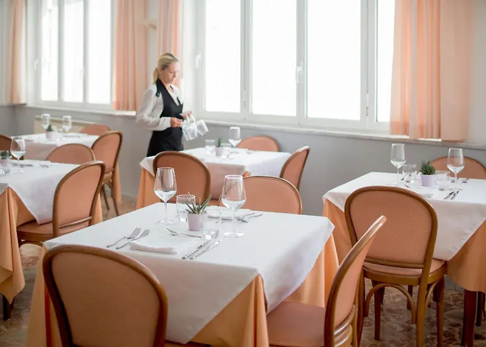 Hotel Tritone