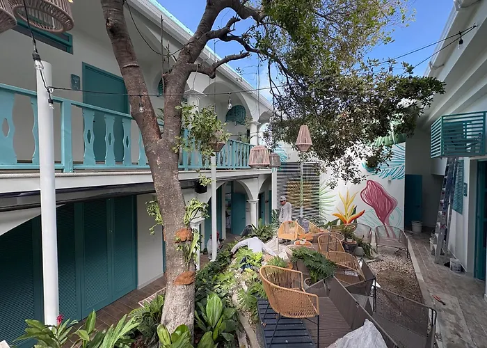 Adra Hostal Peten