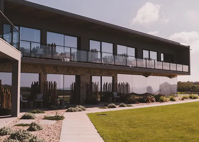 Santa Cruz - Movement & Nature House