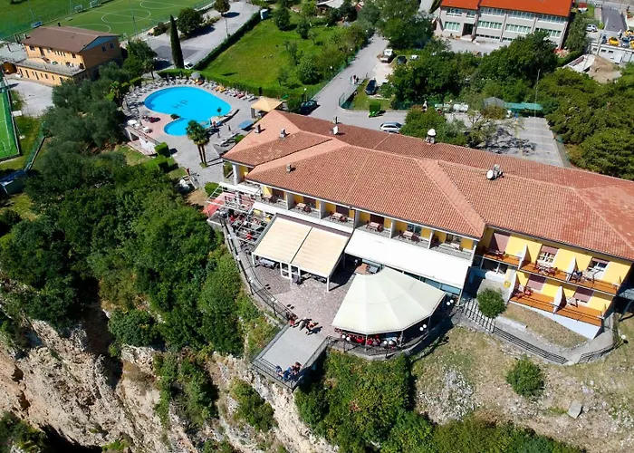 Terrazza del Brivido, Hotel Paradiso