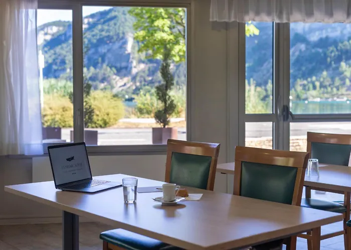 Logis Hotel L'Embarcadere