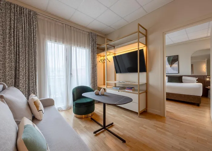 Uappala Hotel Cruiser