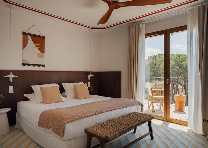 Boutique Hotel Responsable Et Restaurant Basgi Basgi