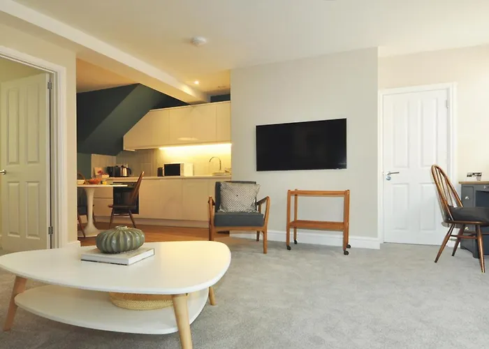 Trident Court Apartments