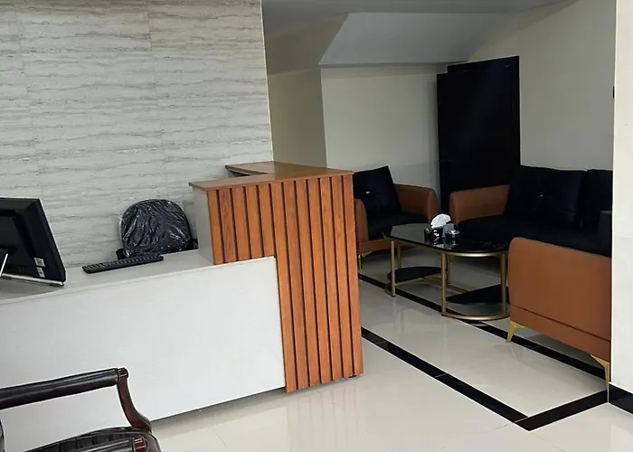 Hotel Lavish G-12