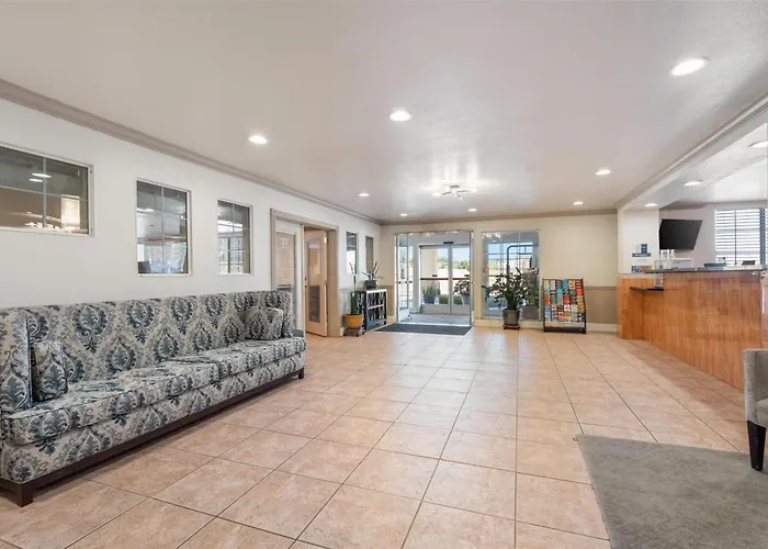 Best Western Plus John Jay Inn & Suites