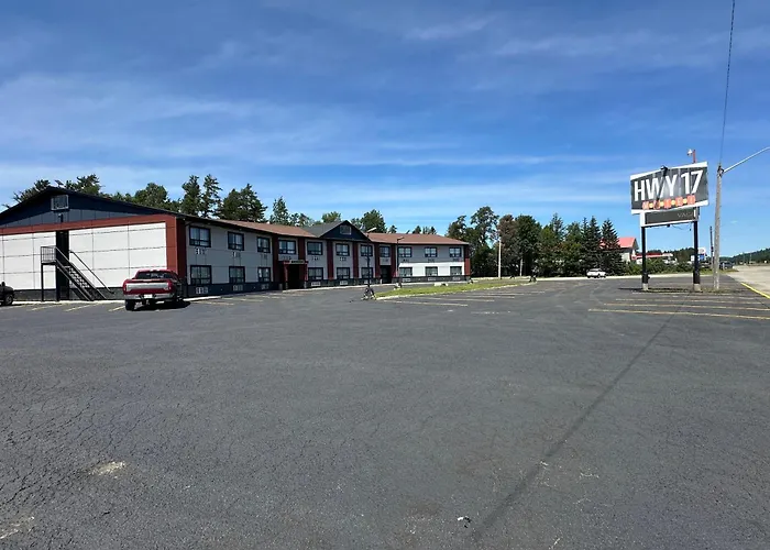 Hwy 17 Hotel