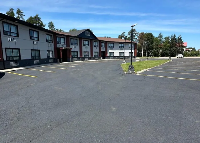 Hwy 17 Hotel