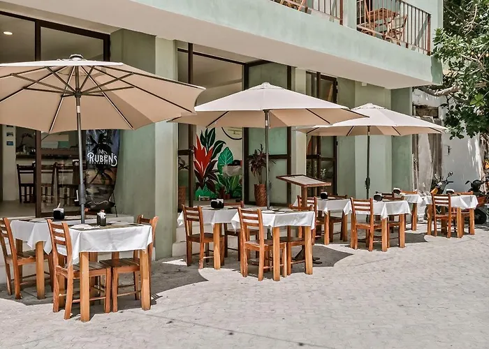Florita 39 Boutique Hotel Breakfast & Beach Club Included