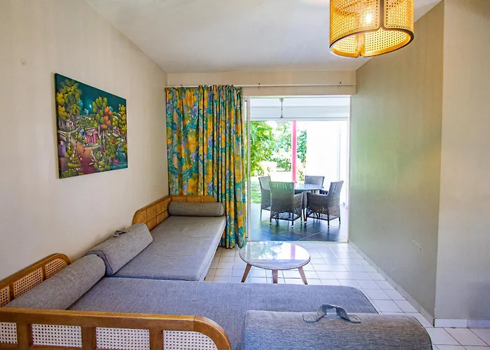 Résidence Le Vallon Guadeloupe Parc Piscine Appartements&Studios&Services hôteliers à la carte