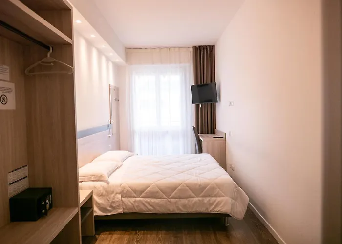 Hotel Elys