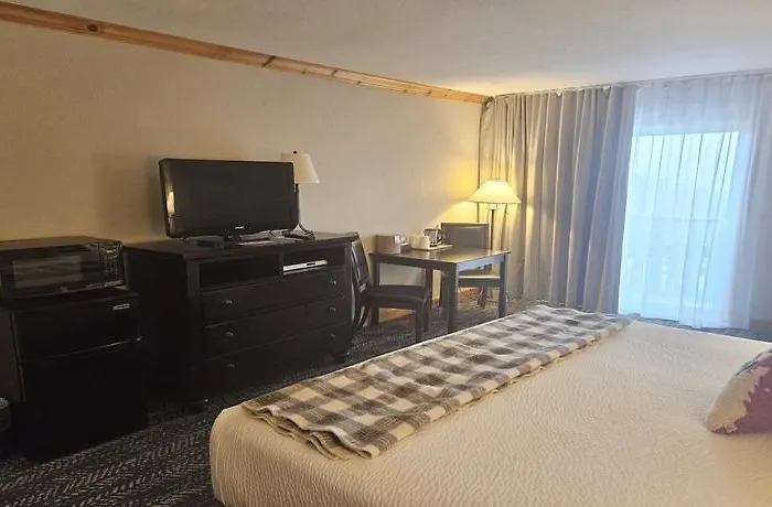 Selkirk Lodge