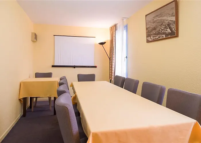 Ogcity, Hotel Valence Est