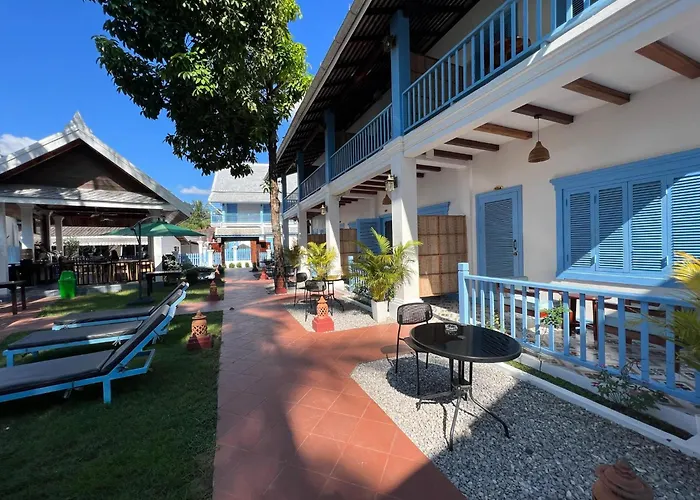 Sadakham Hotel