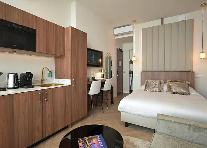 Novallure Downtown - Short Stay Apartments