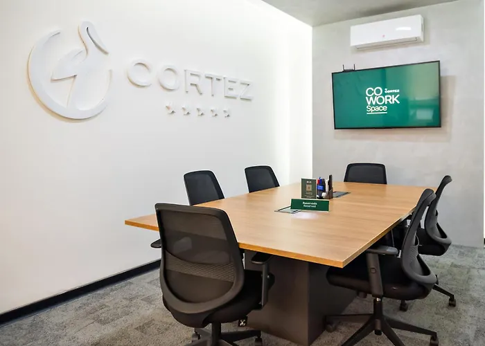 Hotel Cortez