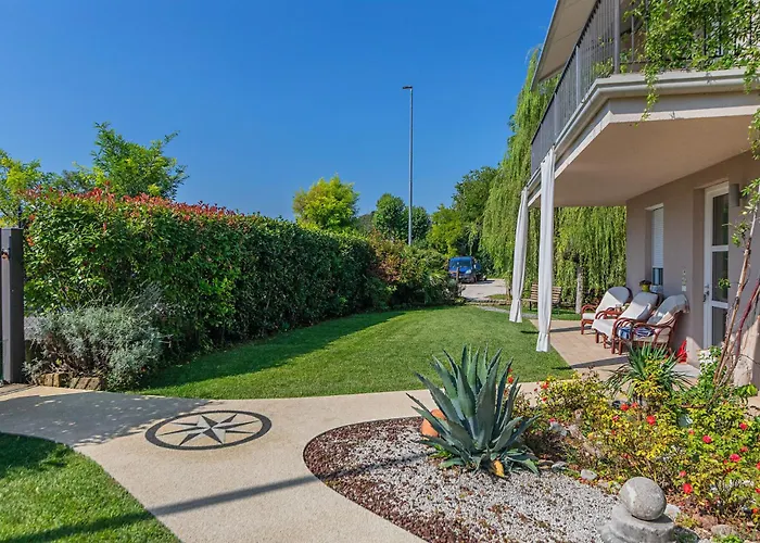 Mimosa Apartments