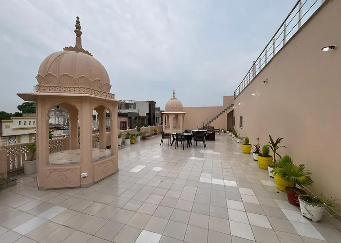 The Taj Vista Agra -Walking Distance To Taj Mahal