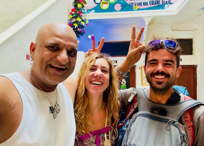 Hotel White House - A Family Homestay