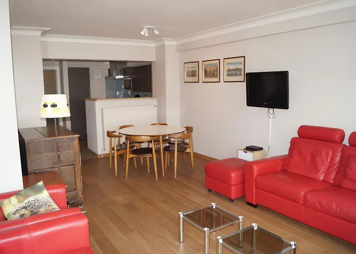Seaview 2-Bedroom Apartment Goldeneye With Private Garage In Duinbergen