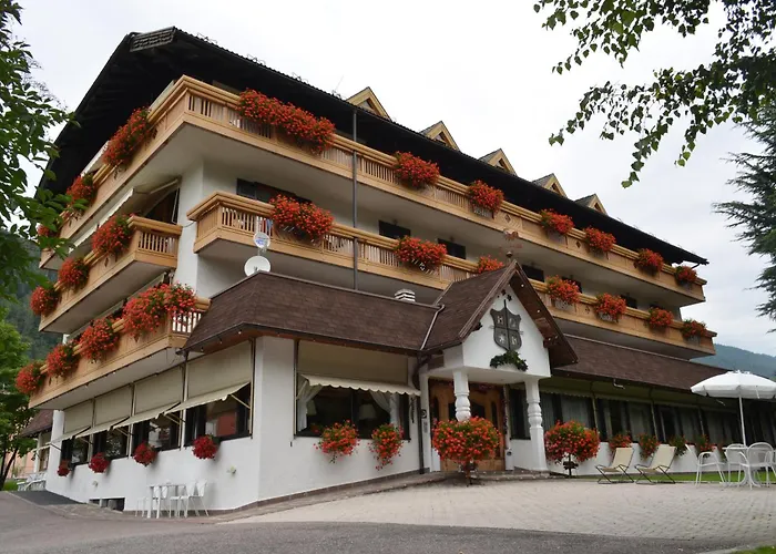 Rauzi Hotel Garni & Apartments