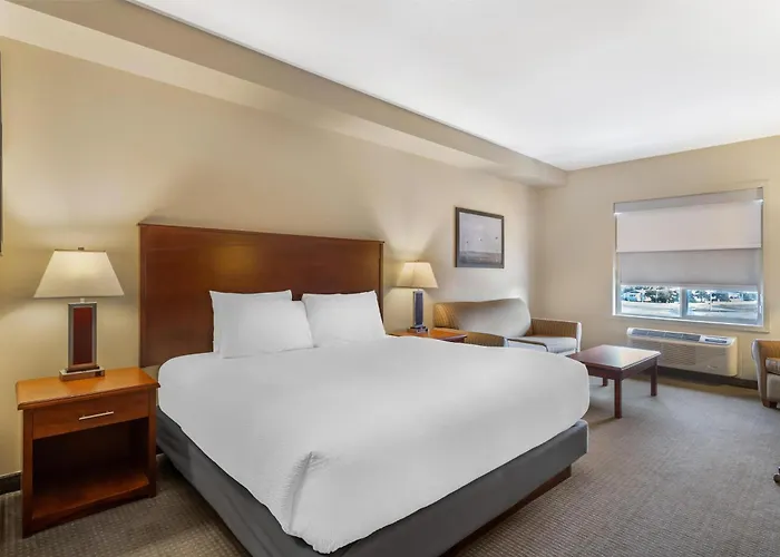 Best Western Plus Service Inn & Suites
