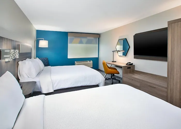 Holiday Inn Express Hotel & Suites Wauseon By Ihg