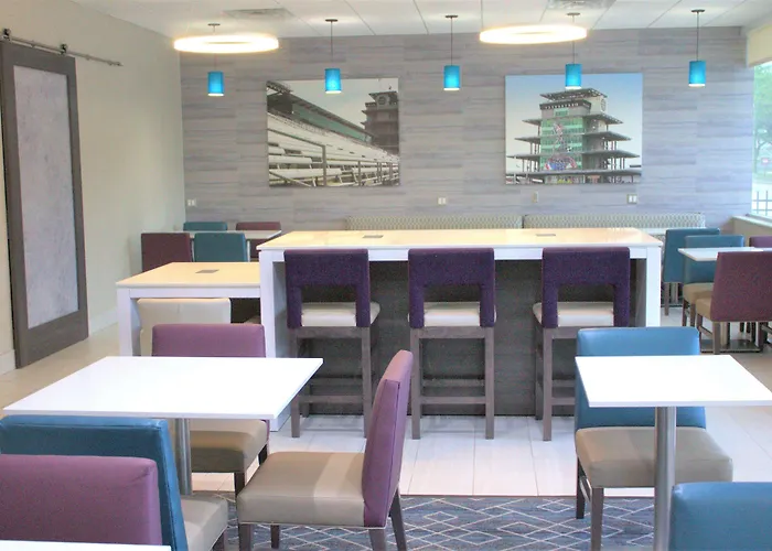 La Quinta Inn & Suites By Wyndham Indianapolis Downtown