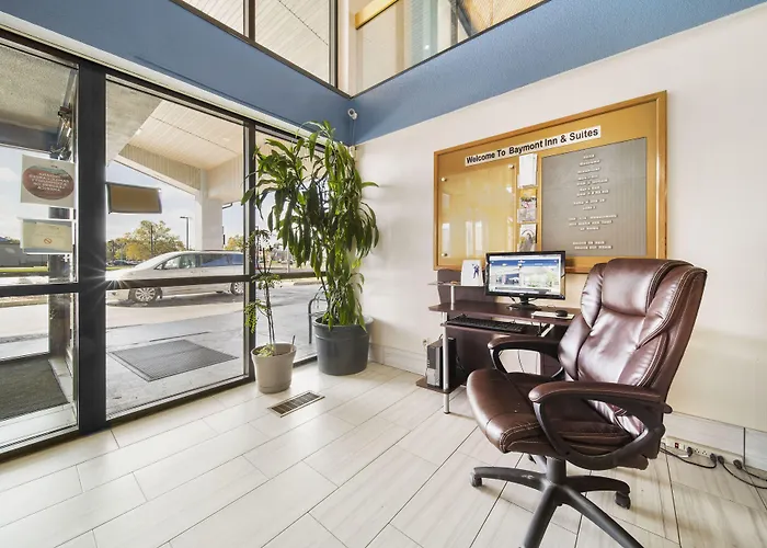 Baymont By Wyndham Muncie Near Ball State University