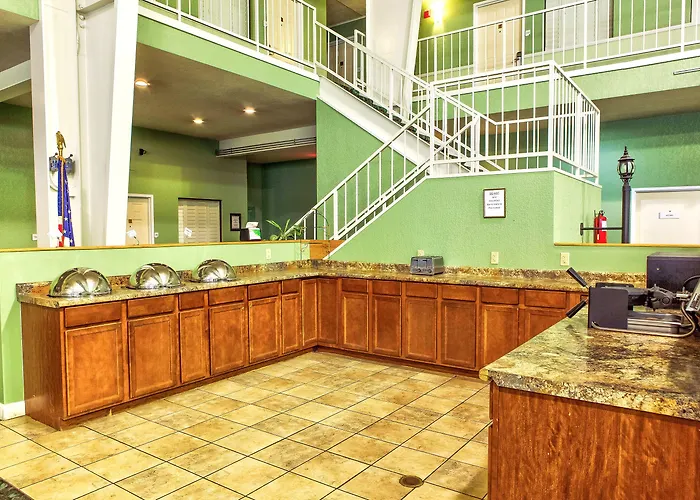 Coratel Inn & Suites By Jasper Mccook