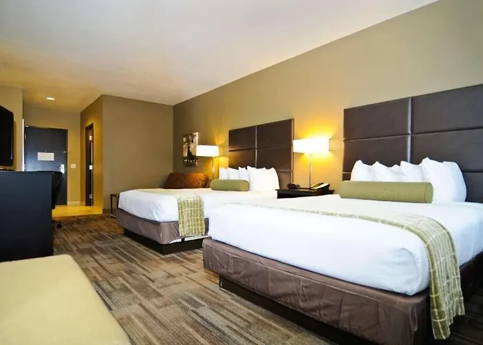Best Western Plus Night Watchman Inn & Suites