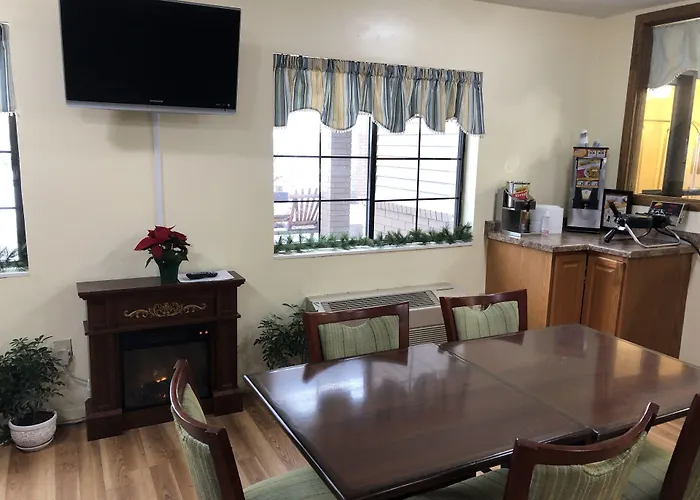 Days Inn By Wyndham Iron Mountain