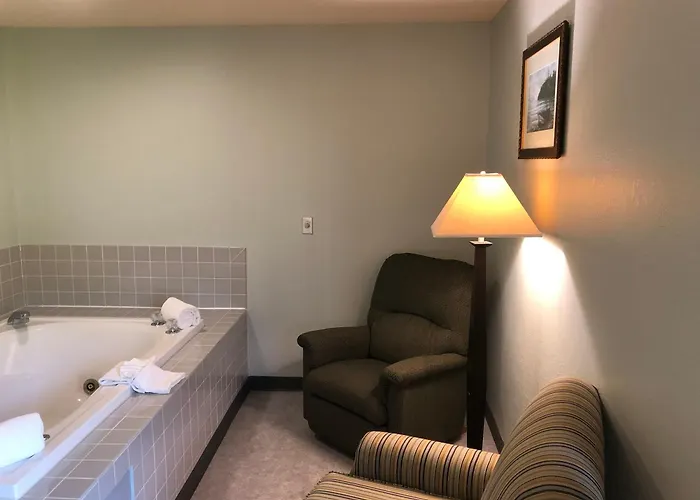 Days Inn By Wyndham Iron Mountain