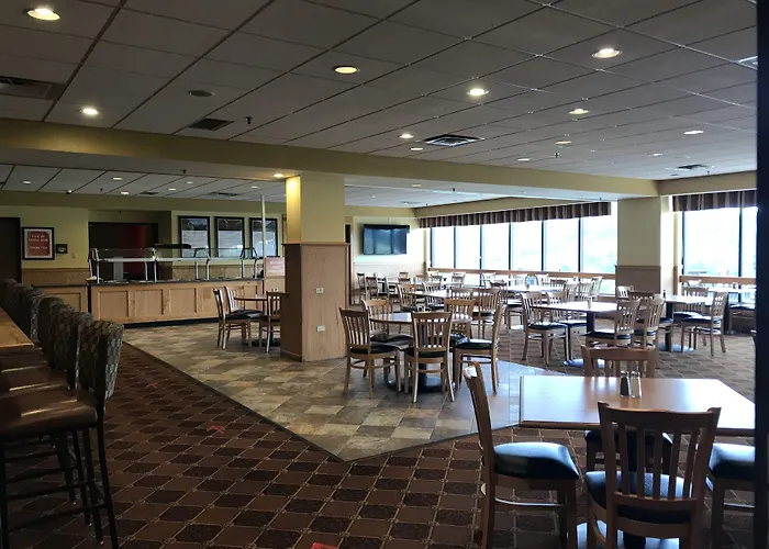 Days Inn & Suites By Wyndham Sutton Flatwoods