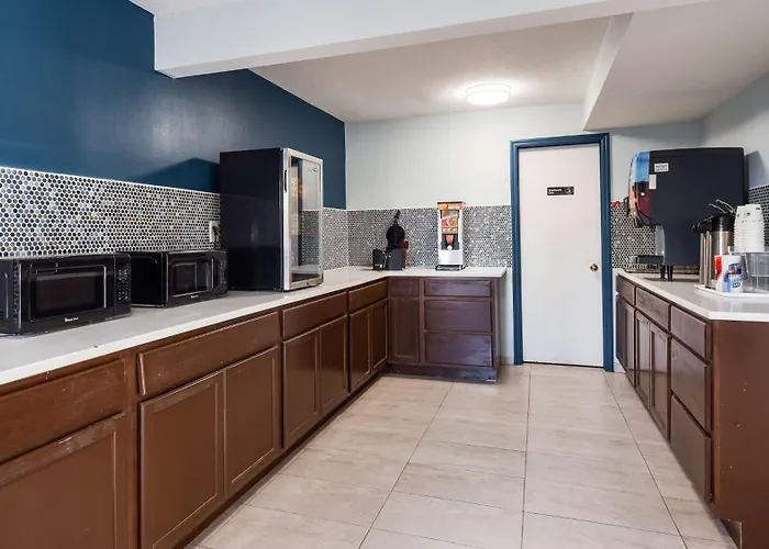 Surestay Hotel By Best Western Olathe