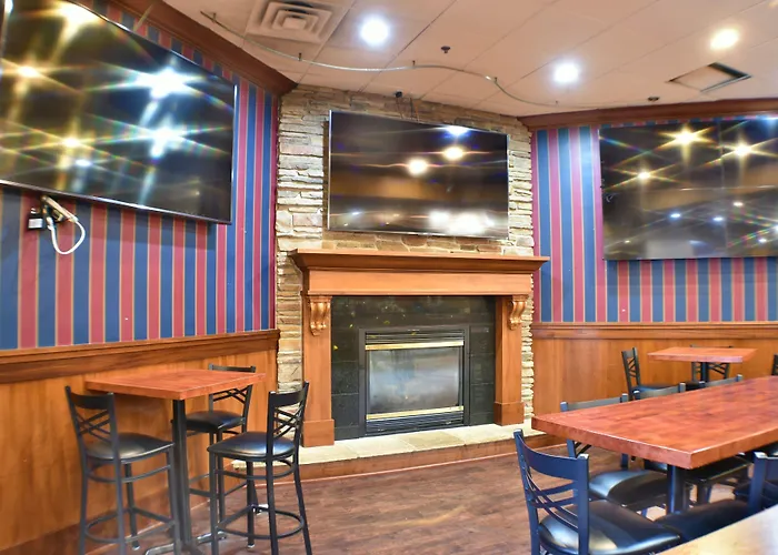 Ramada By Wyndham Sioux Falls Airport - Waterpark Resort & Event Center
