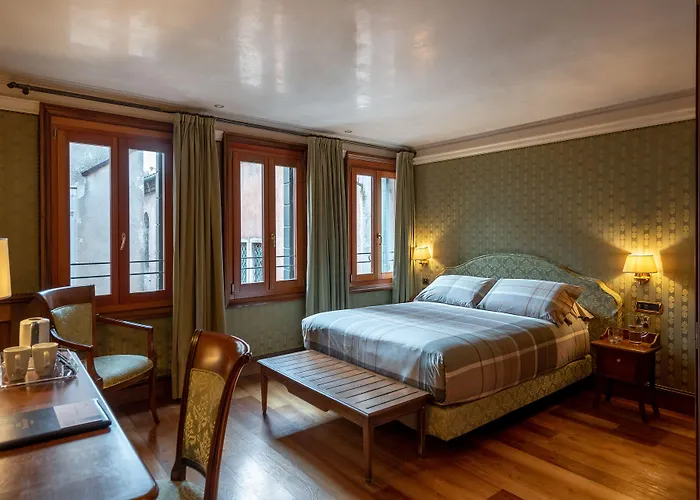 Hotel Montecarlo
